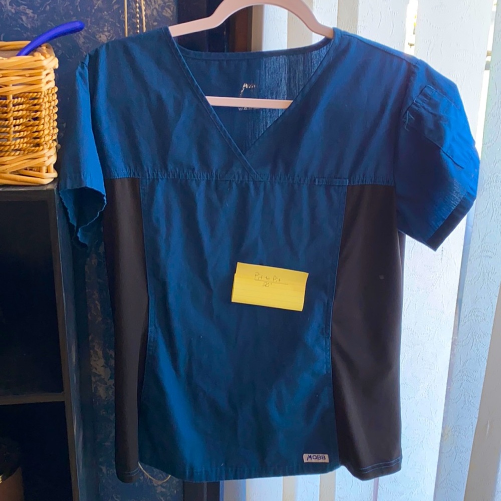 Scrub top-Mobb